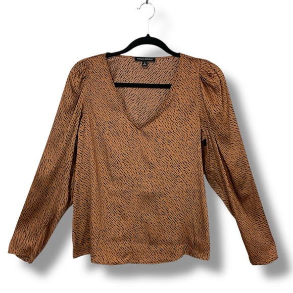 Banana Republic Stylized Animal Print V-Neck Top - Picture 1 of 8